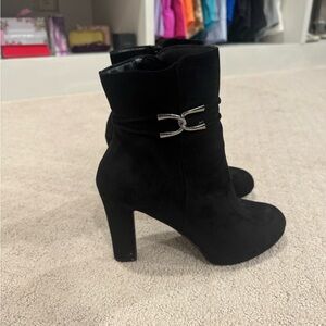 Black heeled boots